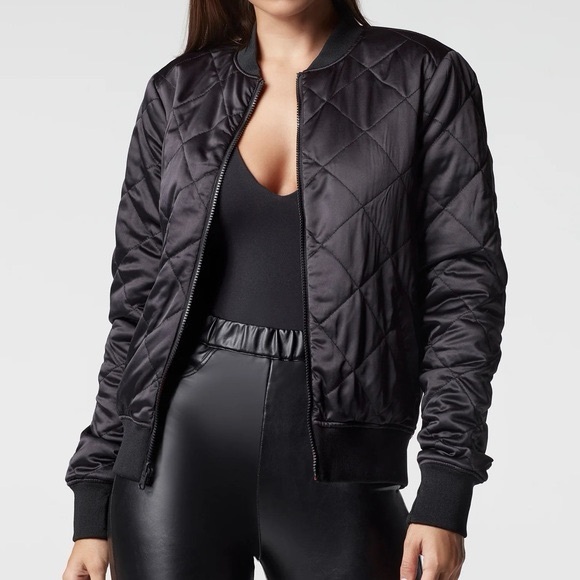 blanc noir Jackets & Blazers - NWOT Women's Blanc Noir Reversible Bomber Jacket in Black & Camo size XS